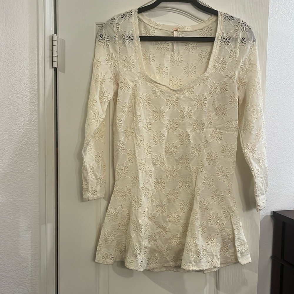 BARELY WORN FP BLOUSE, so cute & flattering!! 🥹👌